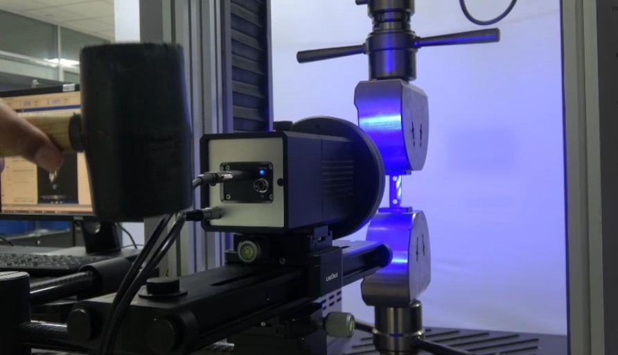 三思試驗(yàn)機(jī) 抗振動(dòng)功能演示-錘擊.jpg